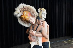 Erfolgsmusical „Der König der Löwen“: Öffentliche Probe stellt die vier neuen Hauptdarsteller vor – DAS wurde gezeigt! | der könig der löwen